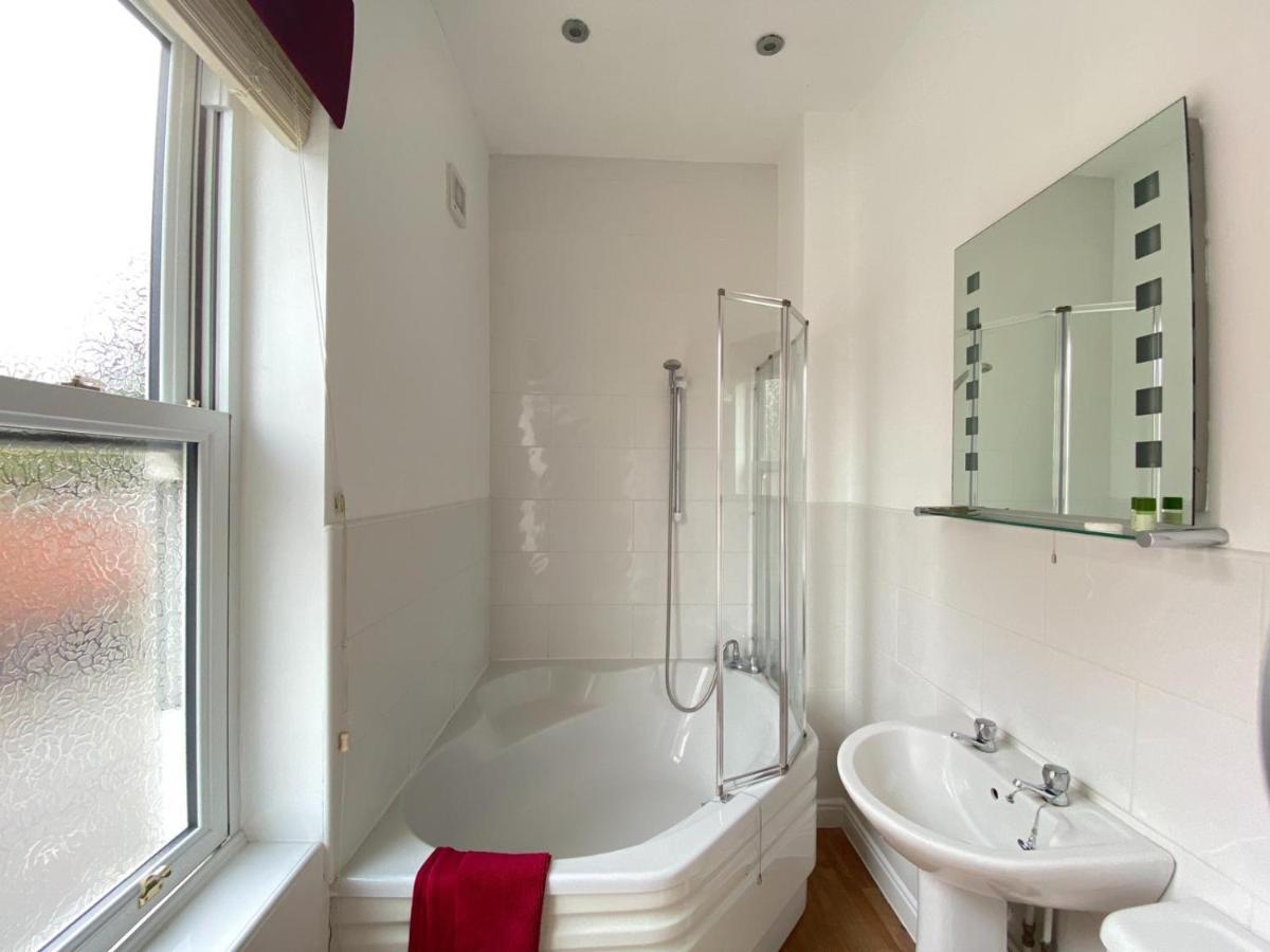 The Victoria Hotel Newcastle-under-Lyme Luaran gambar